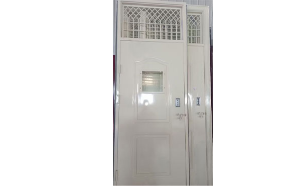 霍城学校教室门