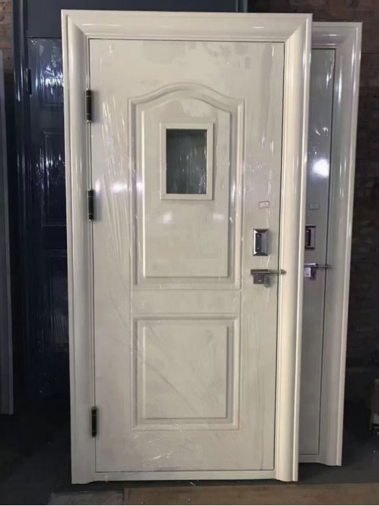 霍城学校教室门