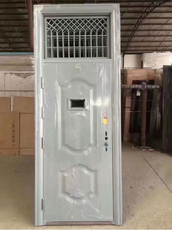 霍城学校教室门