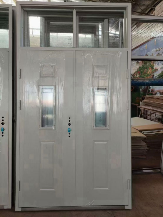 霍城学校教室门