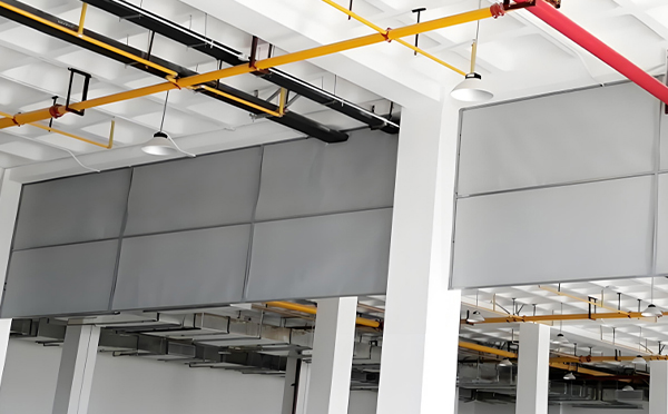 商场防烟分区常闭节点：霍城挡烟垂壁高度与控制器接线图解