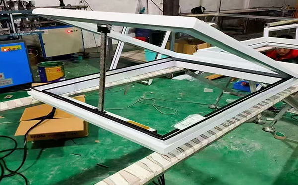 某地下车库出入口霍城排烟窗配置工程