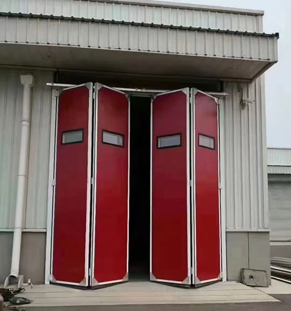 霍城工业折叠门在大型装配车间出入口的应用实例